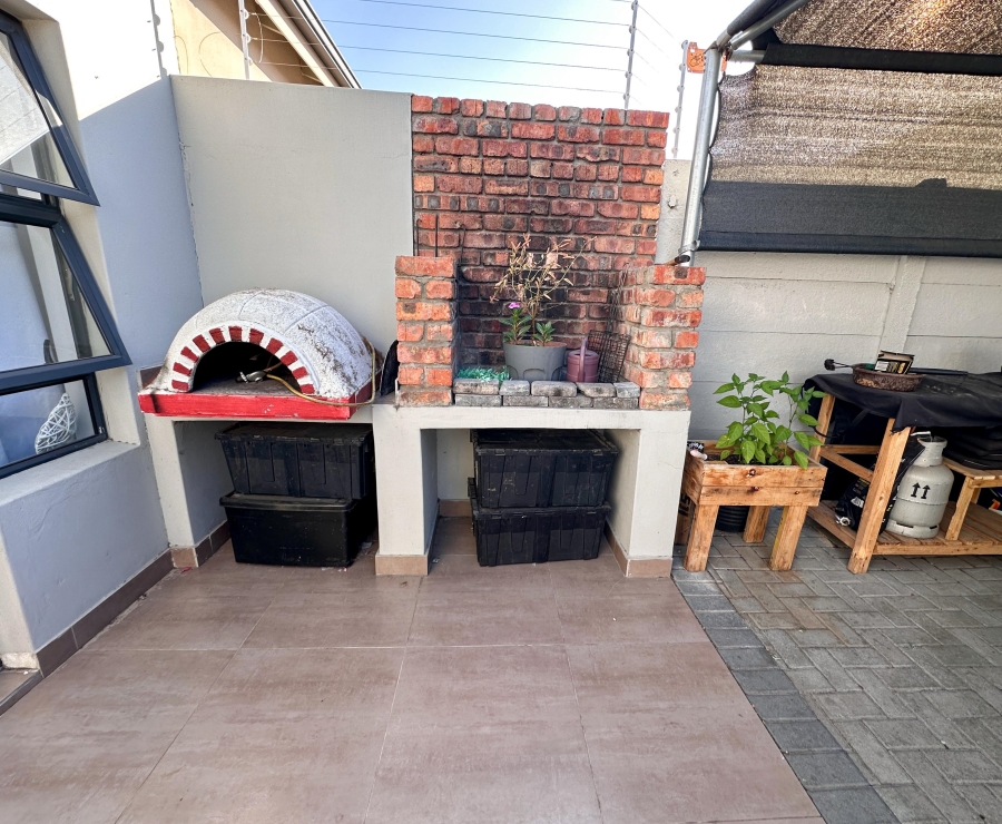 2 Bedroom Property for Sale in Parklands Western Cape